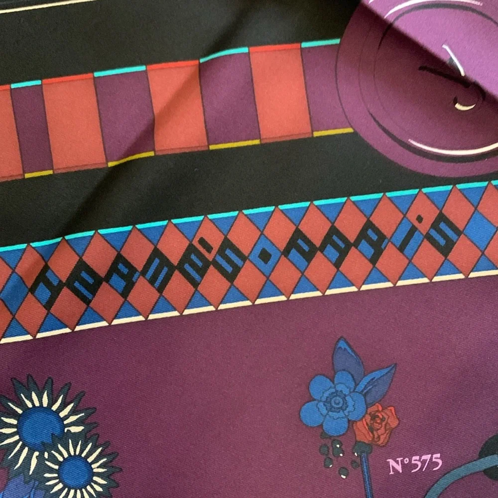 Hermes Flots, Fleurs et Frontaux Silk Scarf - Picture 4 of 5